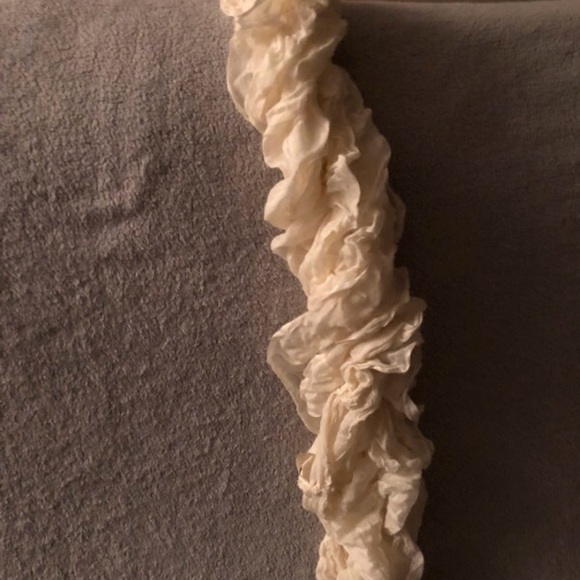White Ruffle Scarf - Picture 2 of 3